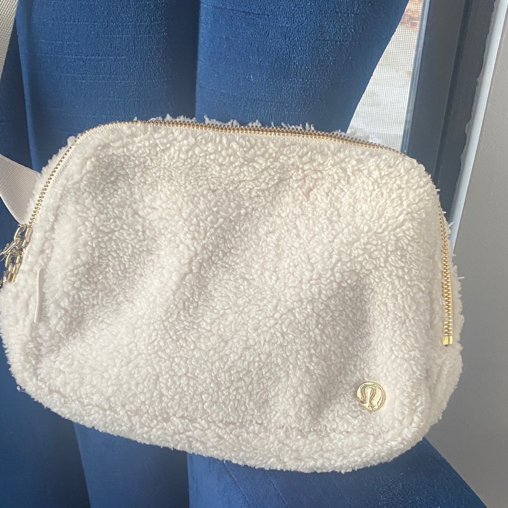 lululemon athletica Off-White Sherpa Crossbody Bag